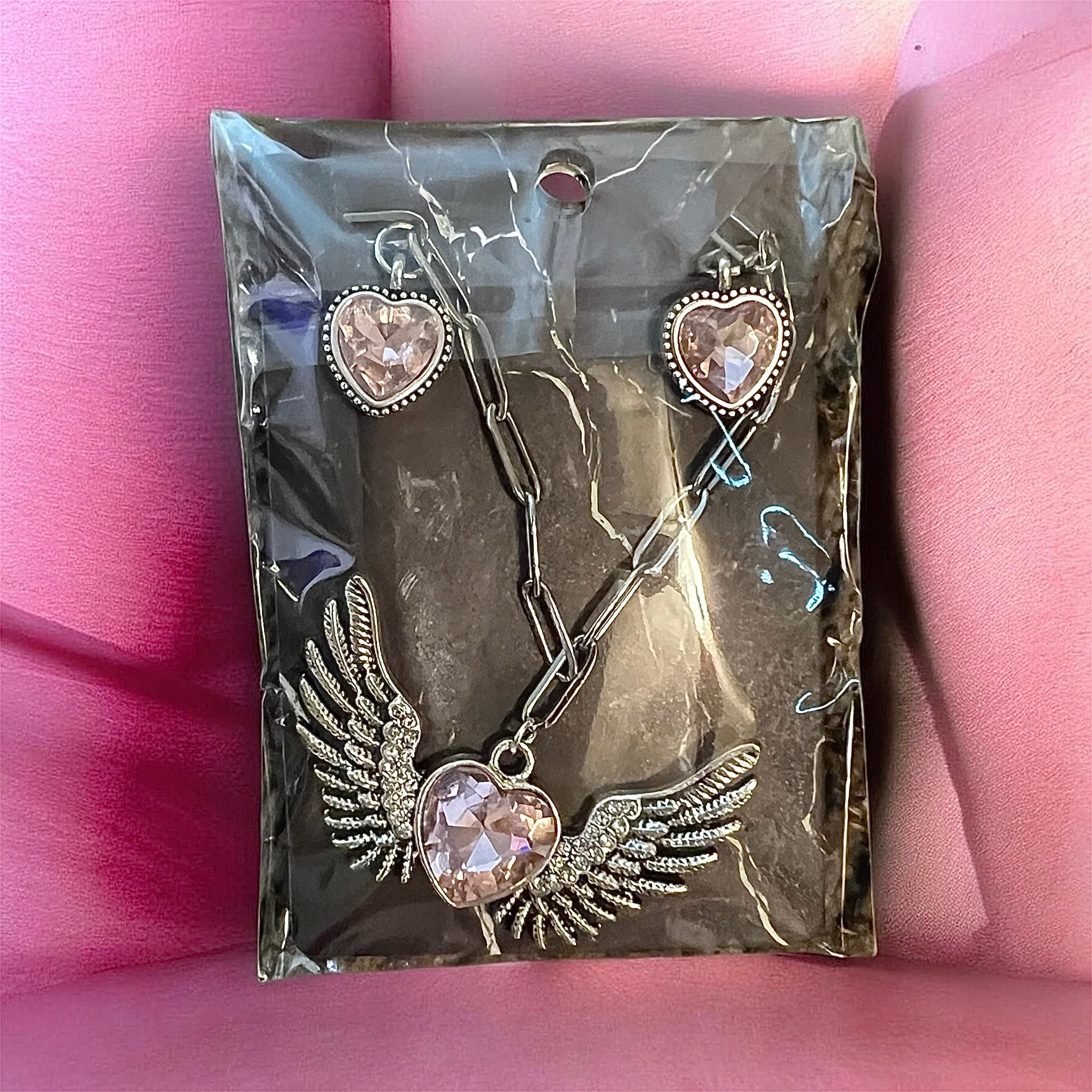 Angel wing heart necklace✨